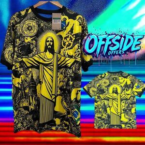 Nike Men's Yellow and Black T-shirt